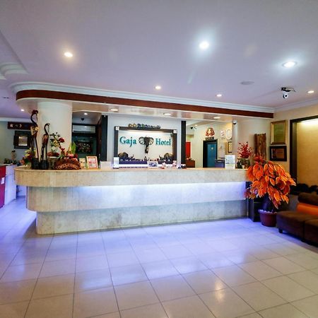 Reddoorz Plus @ Jalan Dr Sutomo Pekanbaru Exterior foto