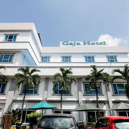 Reddoorz Plus @ Jalan Dr Sutomo Pekanbaru Exterior foto