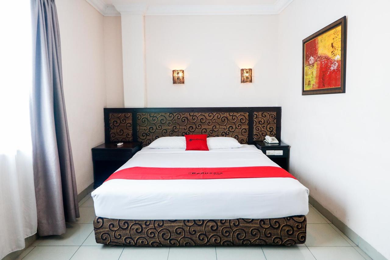 Reddoorz Plus @ Jalan Dr Sutomo Pekanbaru Exterior foto