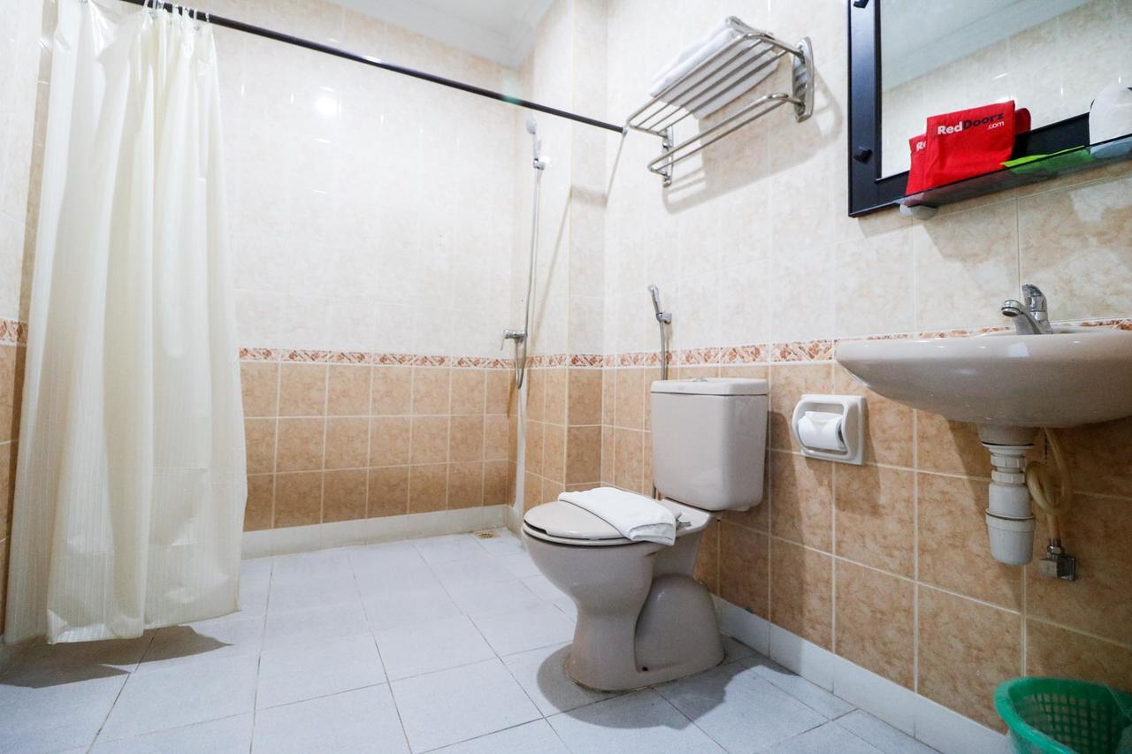 Reddoorz Plus @ Jalan Dr Sutomo Pekanbaru Exterior foto