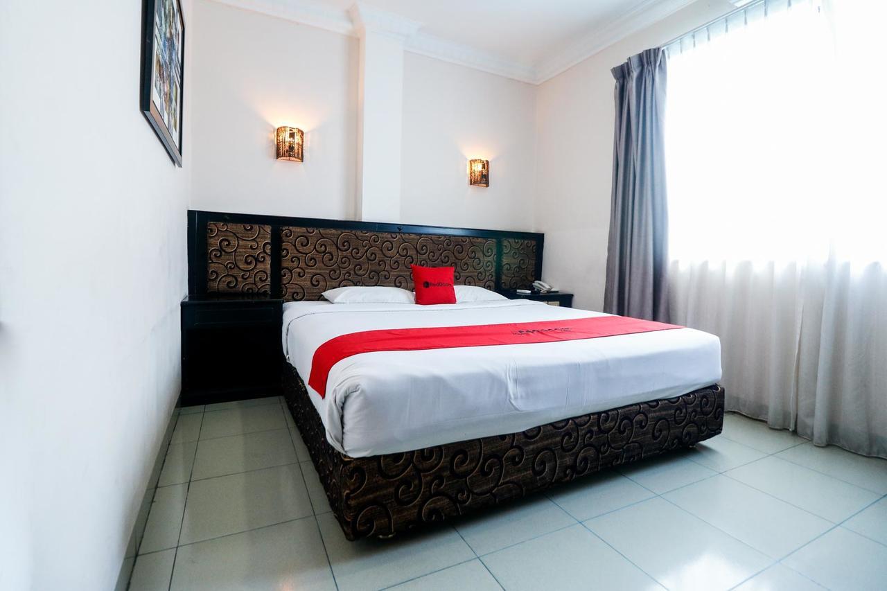 Reddoorz Plus @ Jalan Dr Sutomo Pekanbaru Exterior foto